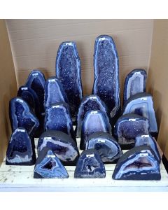 Natural Agate with Amethyst Church Crate No. 1, 208.49KG (19PCS) 