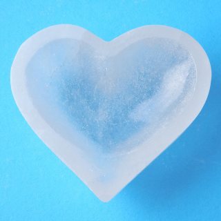Selenite Bowl Heart Shape 6cm (1pc)