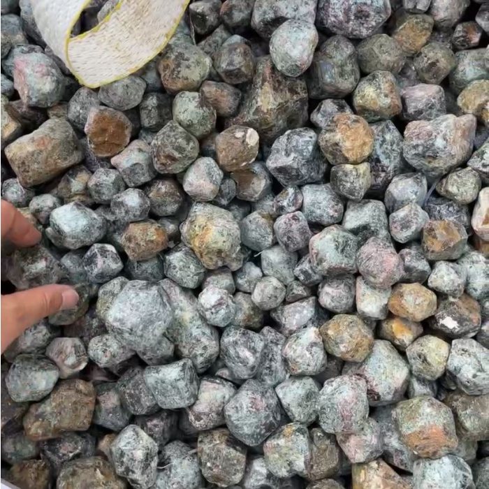 Rough Almandine Garnets with Mica Brazil (Bulk Unsized) (By the KG) NFD